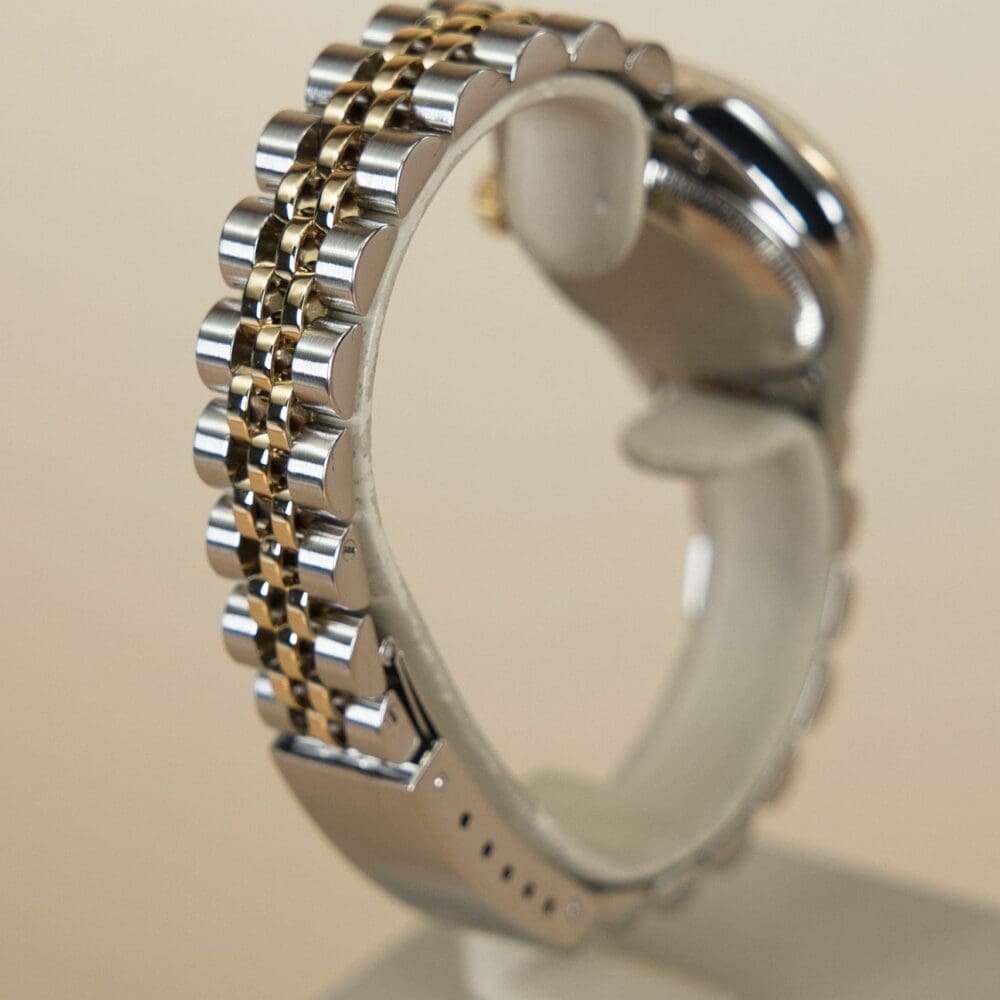 Pre-owned Rolex Lady-Datejust 69173, champagne dial, steel and yellow gold, 26mm, 1995 – photo 4 of 5