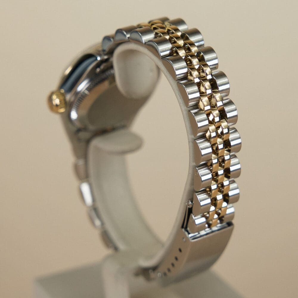 Pre-owned Rolex Lady-Datejust 69173, champagne dial, steel and yellow gold, 26mm, 1995 – photo 3 of 5