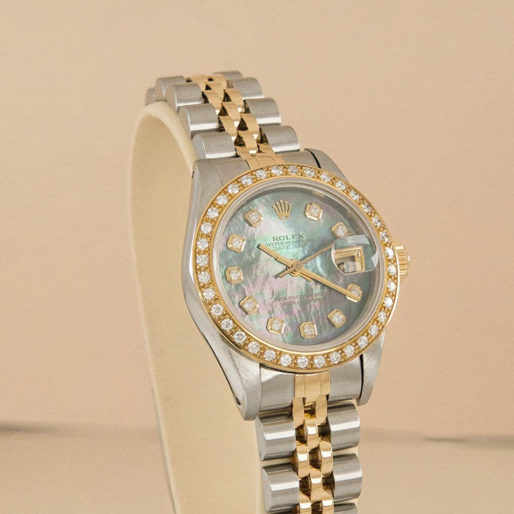 Pre-owned Rolex datejust custom diamond dial and bezel reference:69173 Pre-owned Rolex datejust custom diamond dial and bezel reference:69173