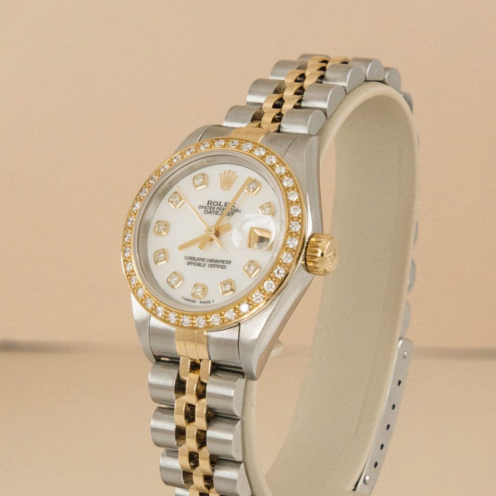 Pre-owned Rolex datejust custom diamond dial and bezel reference:69173 Pre-owned Rolex datejust custom diamond dial and bezel reference:69173