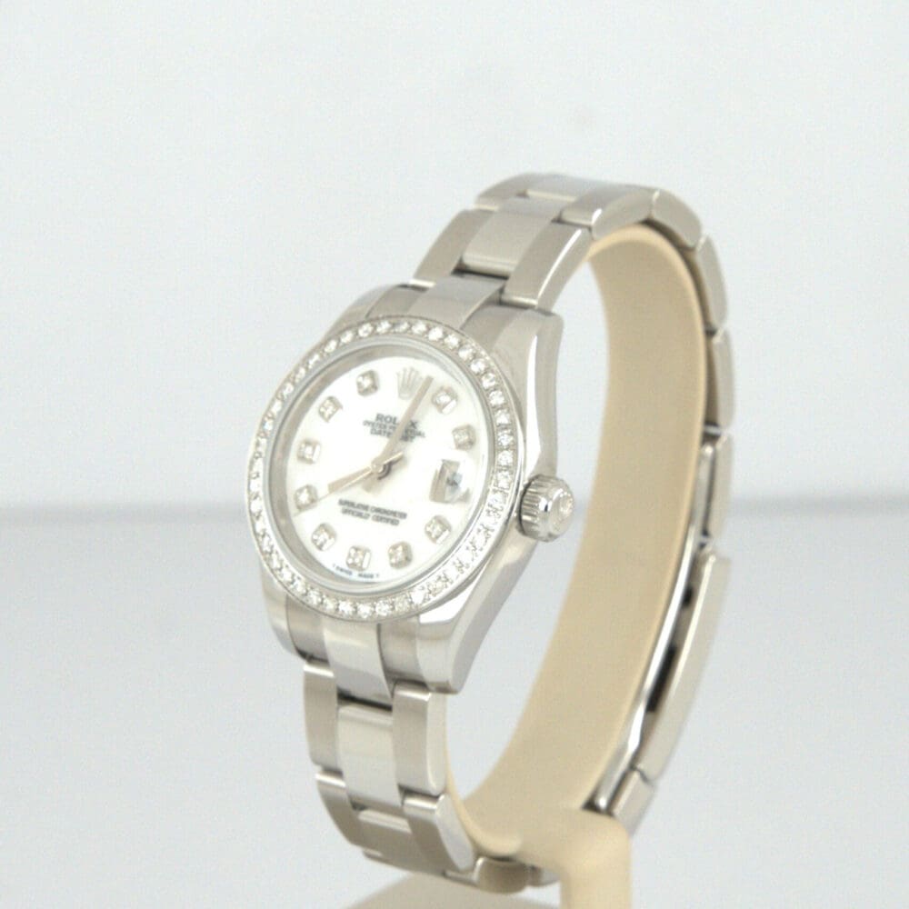 Pre-owned Rolex Datejust custom diamond dial and bezel Reference:69174 Pre-owned Rolex Datejust custom diamond dial and bezel Reference:69174